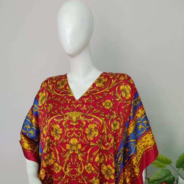 Vintage Kaftan dress, red color, close